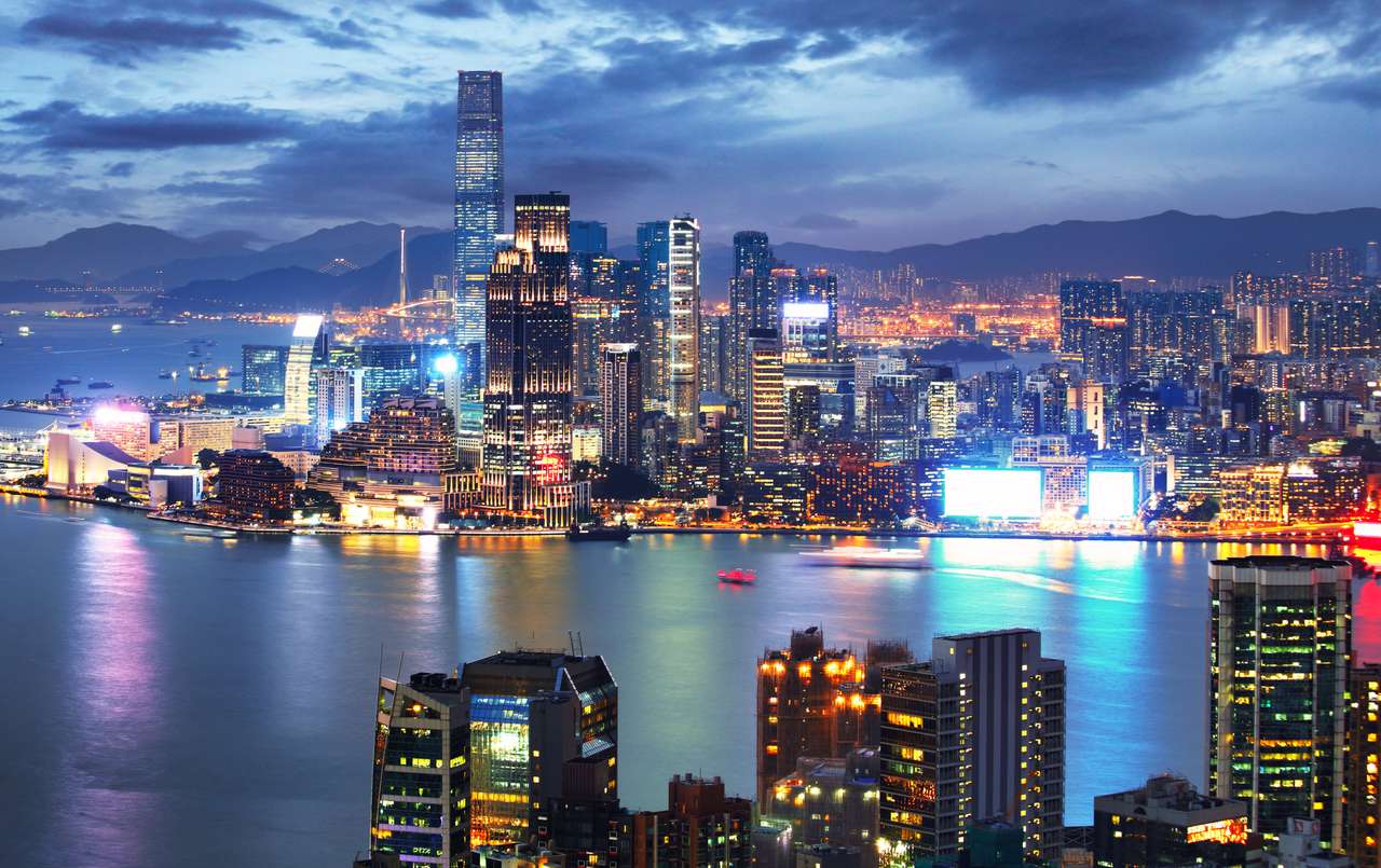 Panoramę Hongkongu nocą ze szczytu Braemar Hill Peak puzzle online