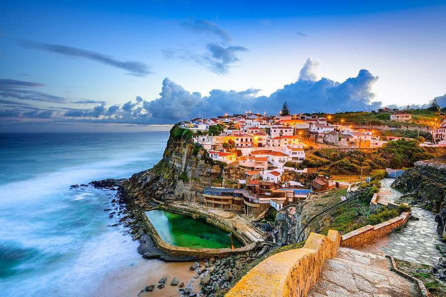 Miasto u wybrzeża Portugalii puzzle online
