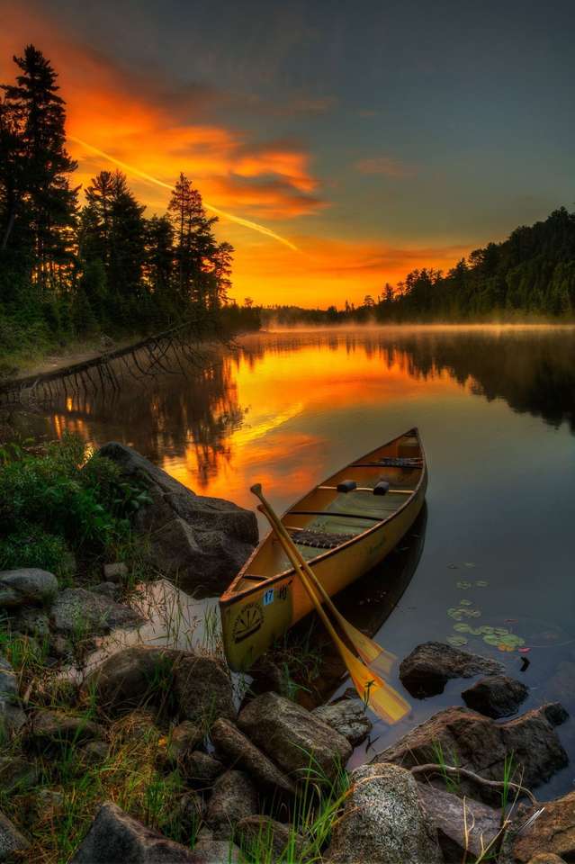 łódź na jeziorze puzzle online