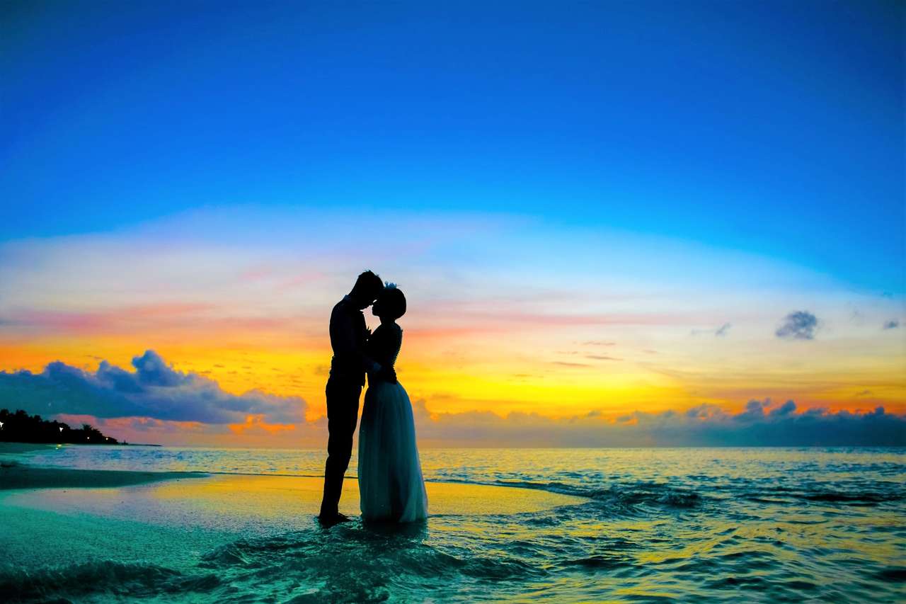 Ślub na wyspie Kythnos na plaży puzzle online