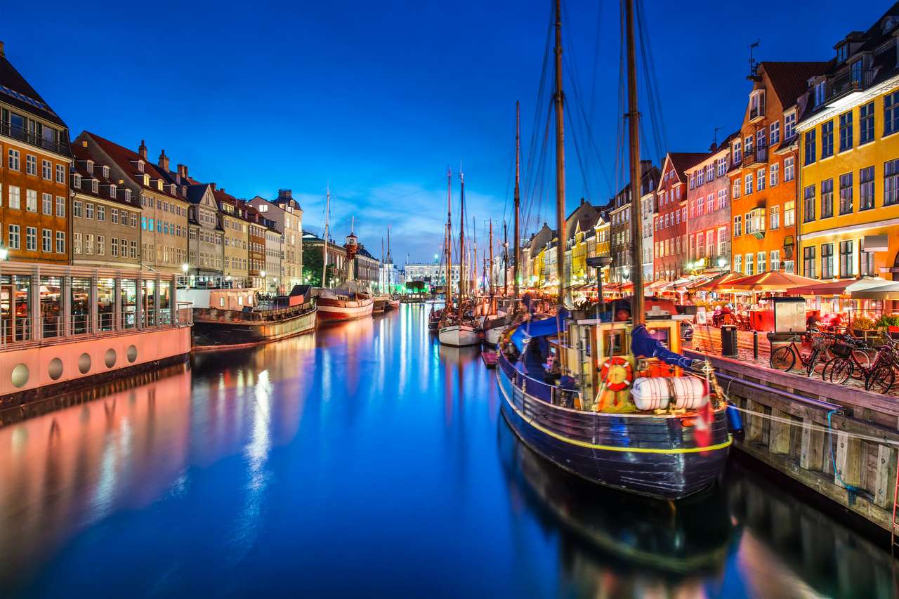 Kopenhaga, Dania nad Kanałem Nyhavn. puzzle online
