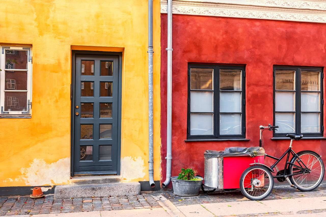 Czerwone i żółte domy w centrum Kopenhagi puzzle online