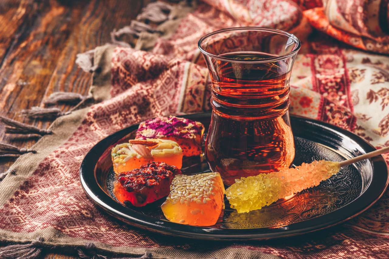 Herbata w szklance armudu z rahat lokum puzzle online