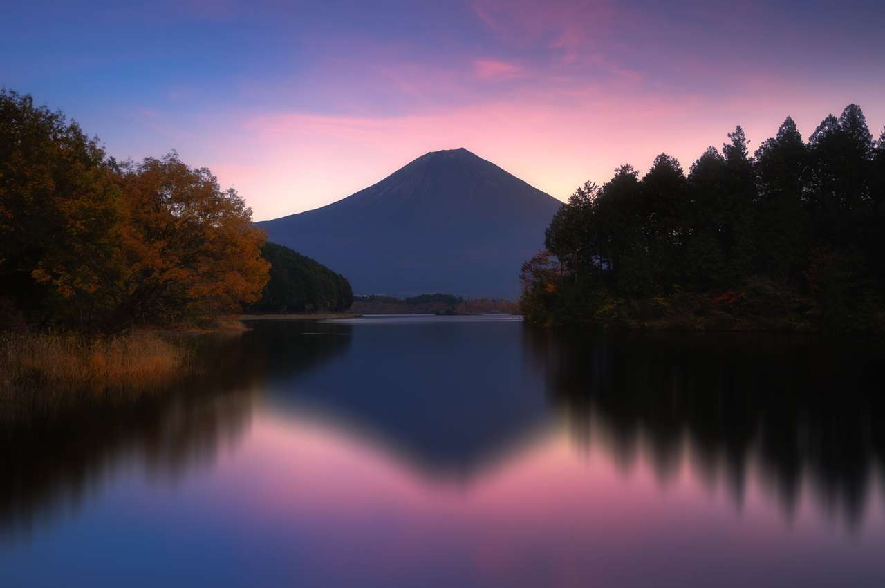 Piękny krajobrazowy widok na górę Fuji puzzle online
