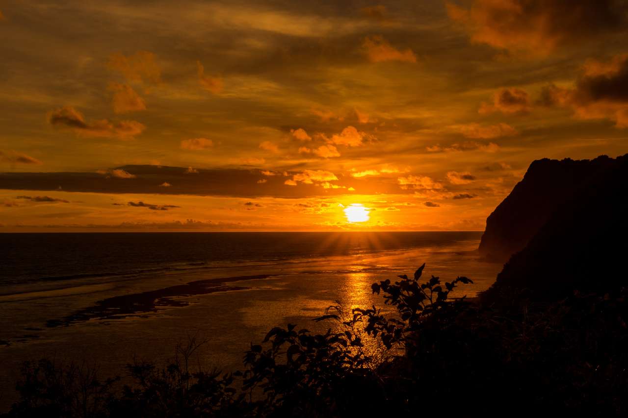Zachód słońca z góry, wyspa Bali, Indonezja puzzle online