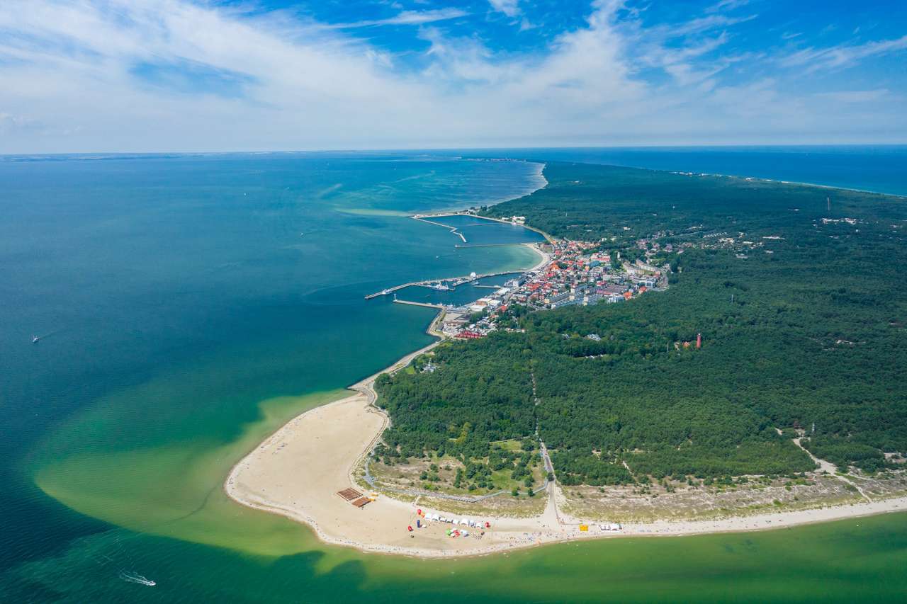 Widok z lotu ptaka na Półwysep Helski w Polsce, Morze Bałtyckie puzzle online