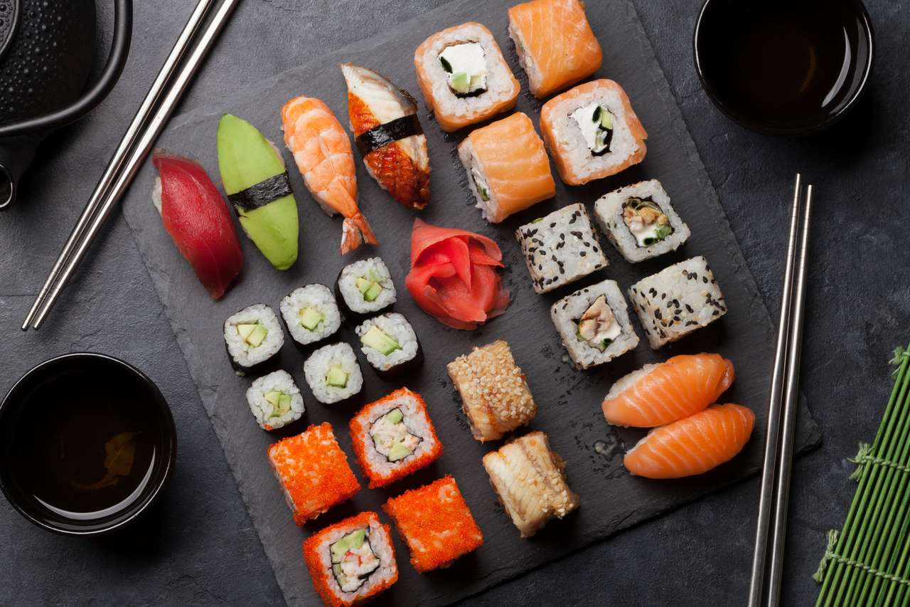 Japoński zestaw sushi puzzle online