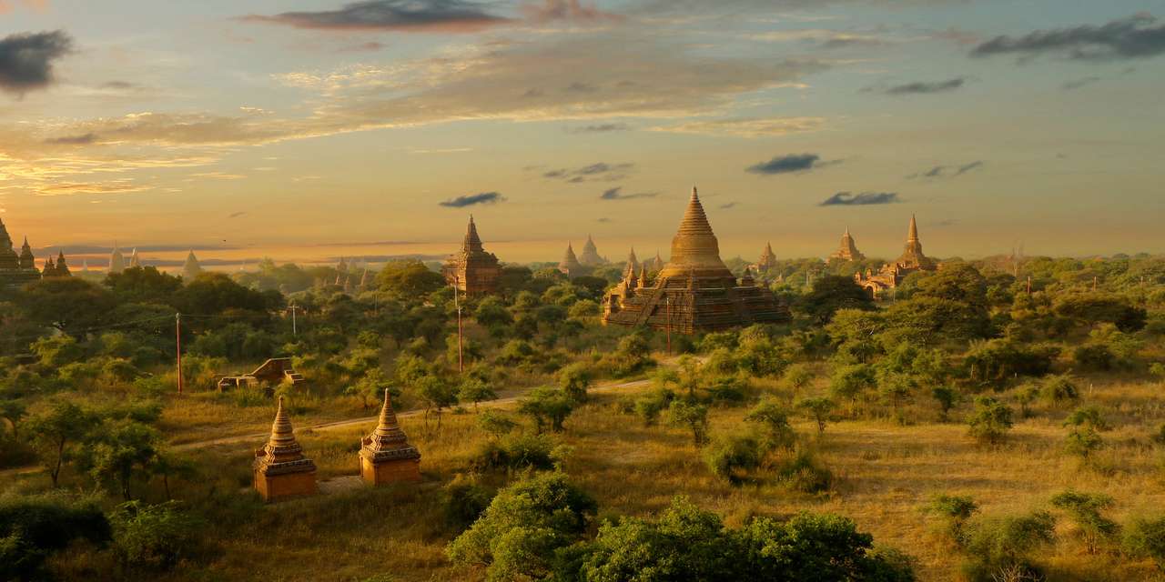 historyczny park Bagan, Myanmar puzzle online