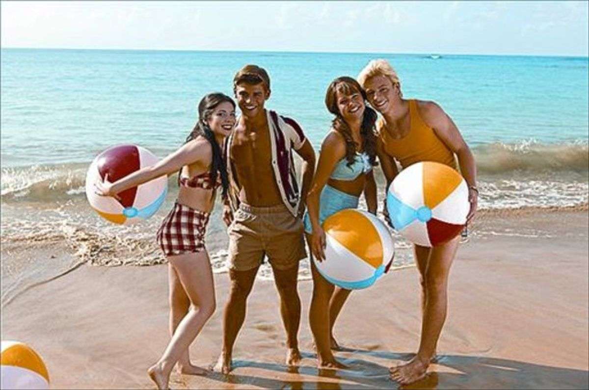 Film dla nastolatków na plaży puzzle online