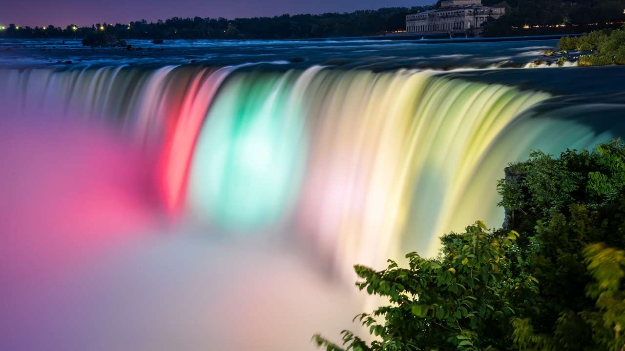 mångfärgat vattenfall pussel