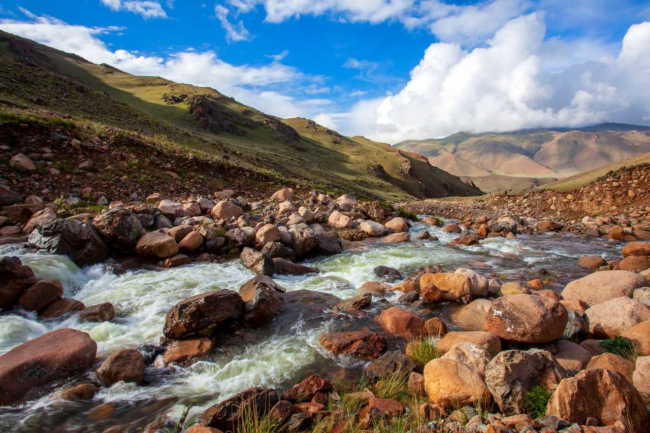 Wodospad „Goojuur” znajduje się w zachodniej Mongolii puzzle online