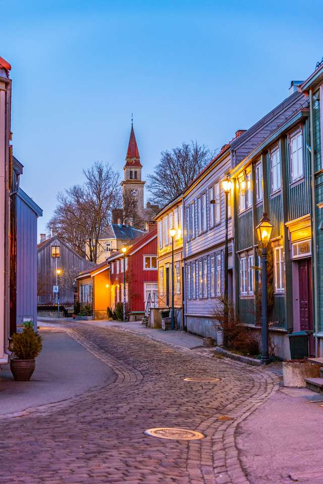 Ulica w dzielnicy Brygge w Trondheim puzzle online