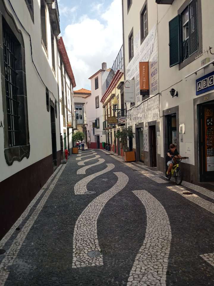 uliczka miasteczka na Maderze puzzle online