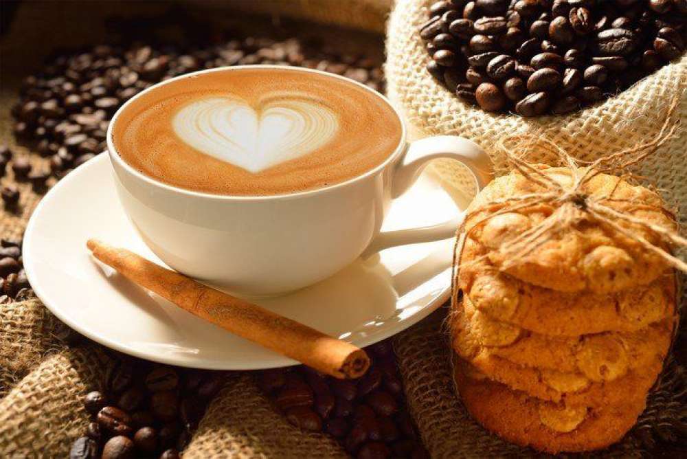 Kawa latte z ciasteczkami puzzle online