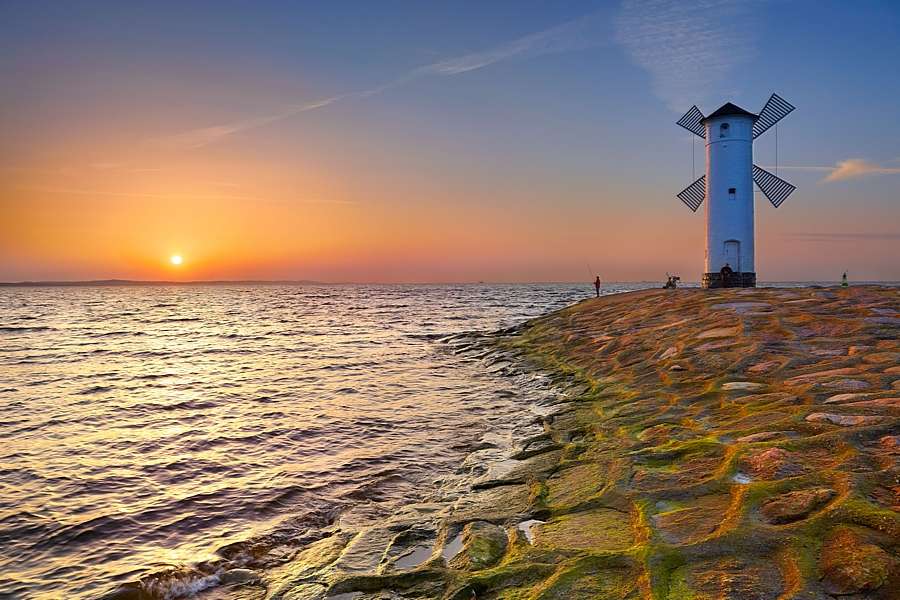 Morze Bałtyckie z latarnią puzzle online