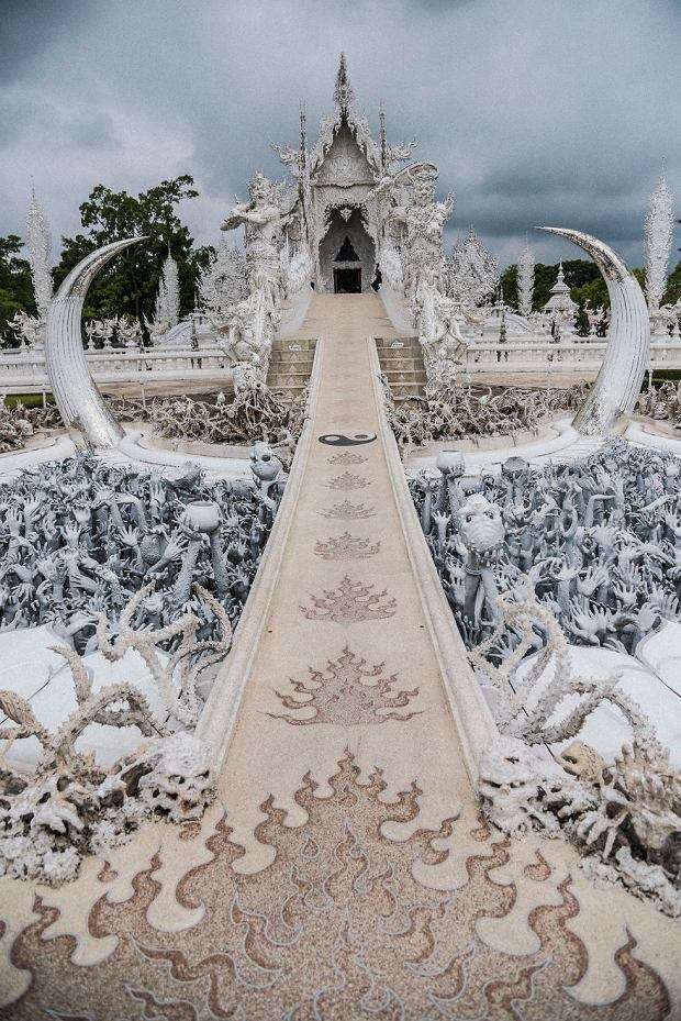 Biała Świątynia w Tajlandii puzzle online