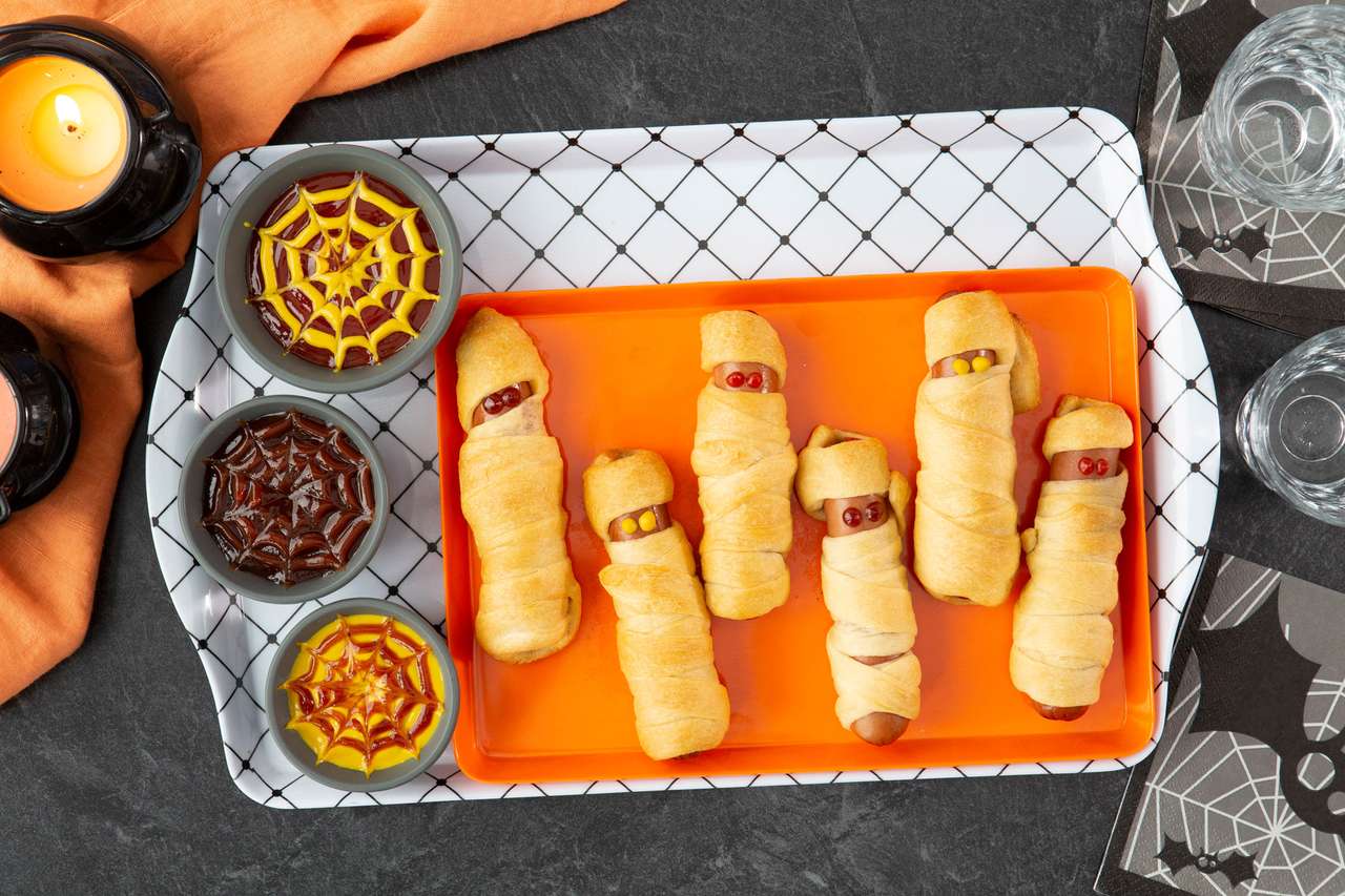 Halloweenowa mumia hot-dogi puzzle online