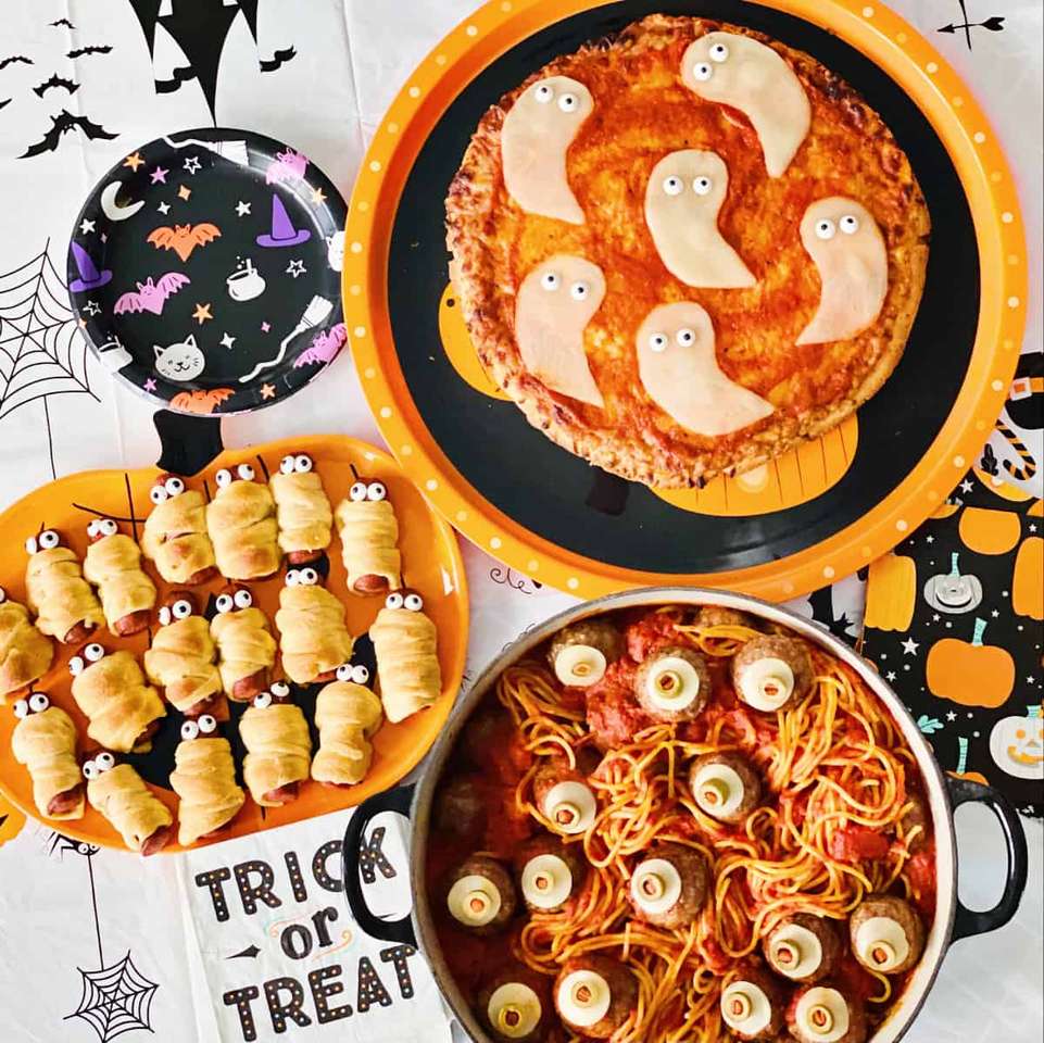 Halloweenowa pizza, spaghetti i mumie puzzle online