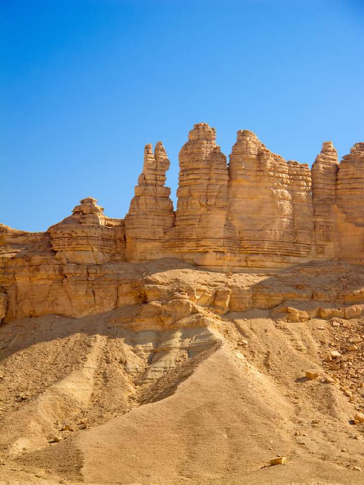 Rochas de argila ao redor da cidade de Riade, na Arábia Saudita quebra-cabeça