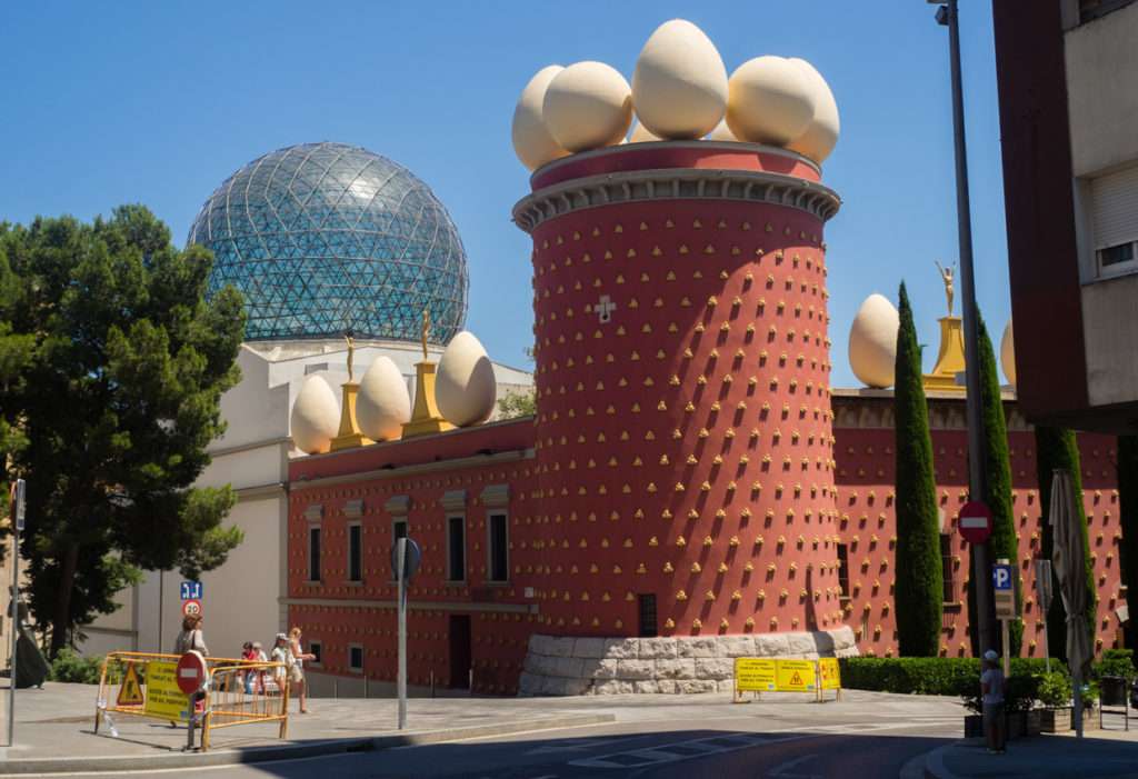 Hiszpania-  Figueres – muzeum Salvadora Dali puzzle online