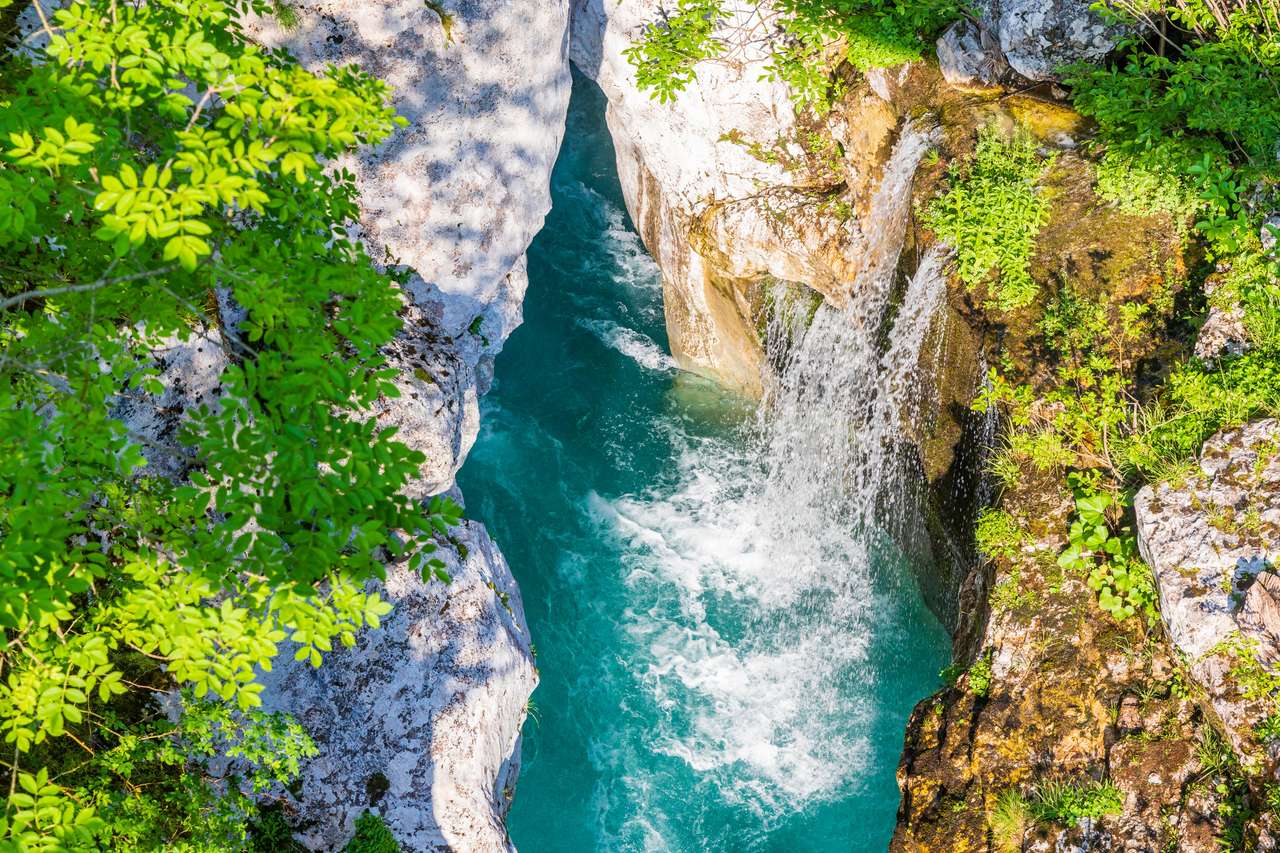 Wodospad do rzeki Soca, Velika korita Soce puzzle online