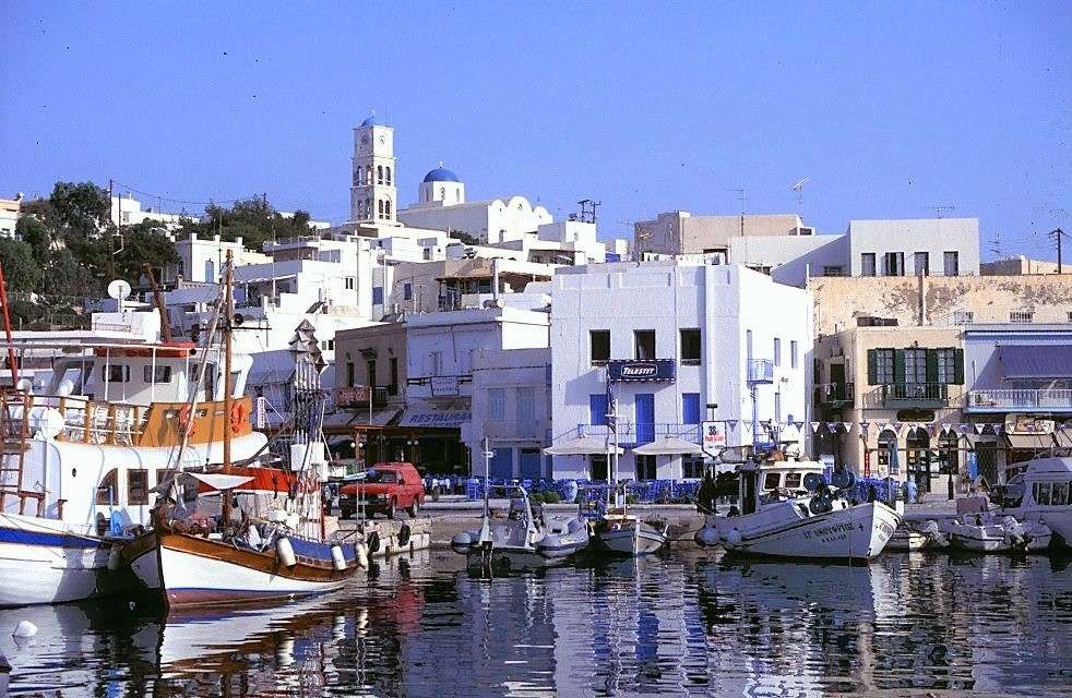Adamas Miasto Wyspa Milos Grecja puzzle online