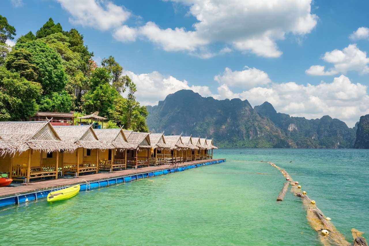 Domy na tratwach nad jeziorem Cheow Lan puzzle online
