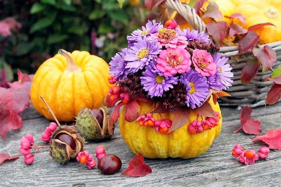 Jesienna dekoracja na stole puzzle online