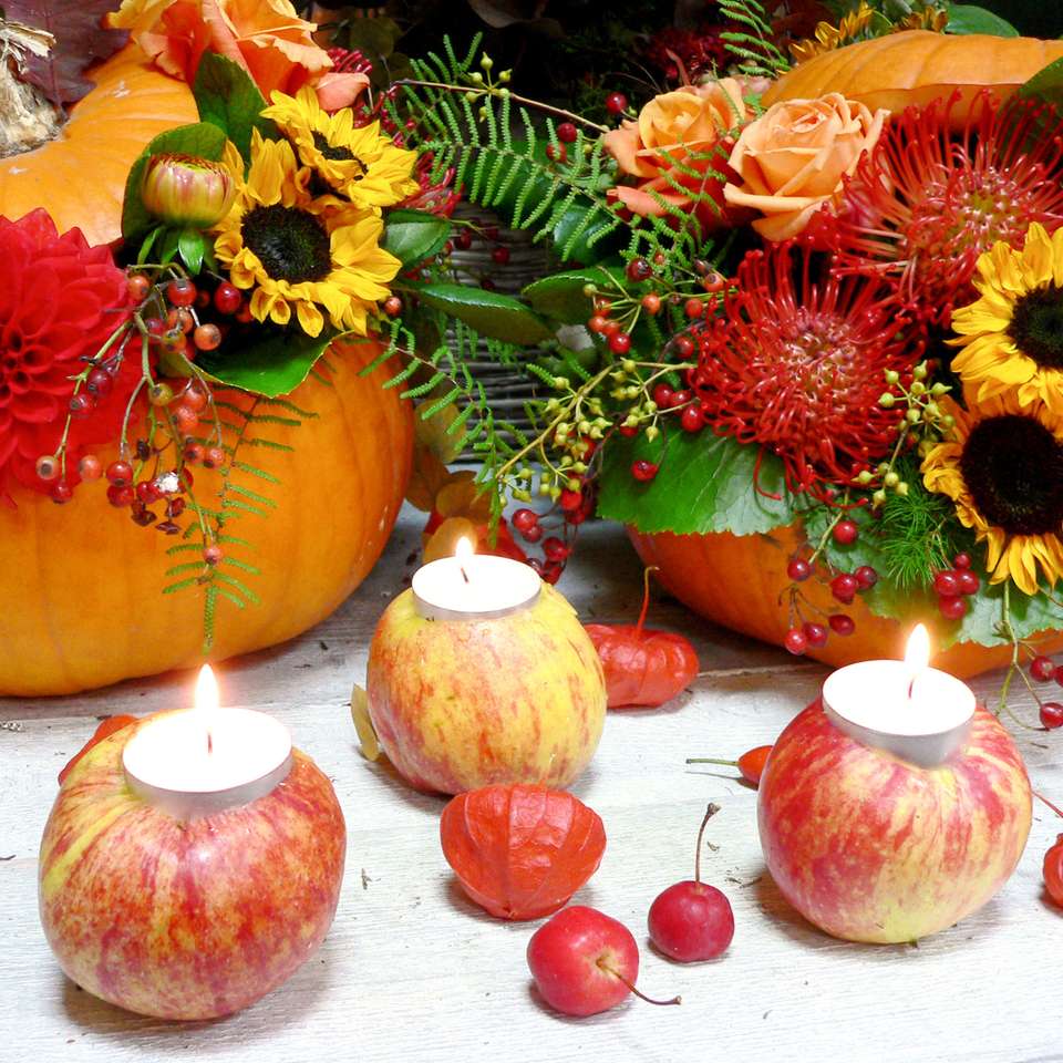 Jesienna dekoracja z podgrzewaczami jabłkowymi puzzle online