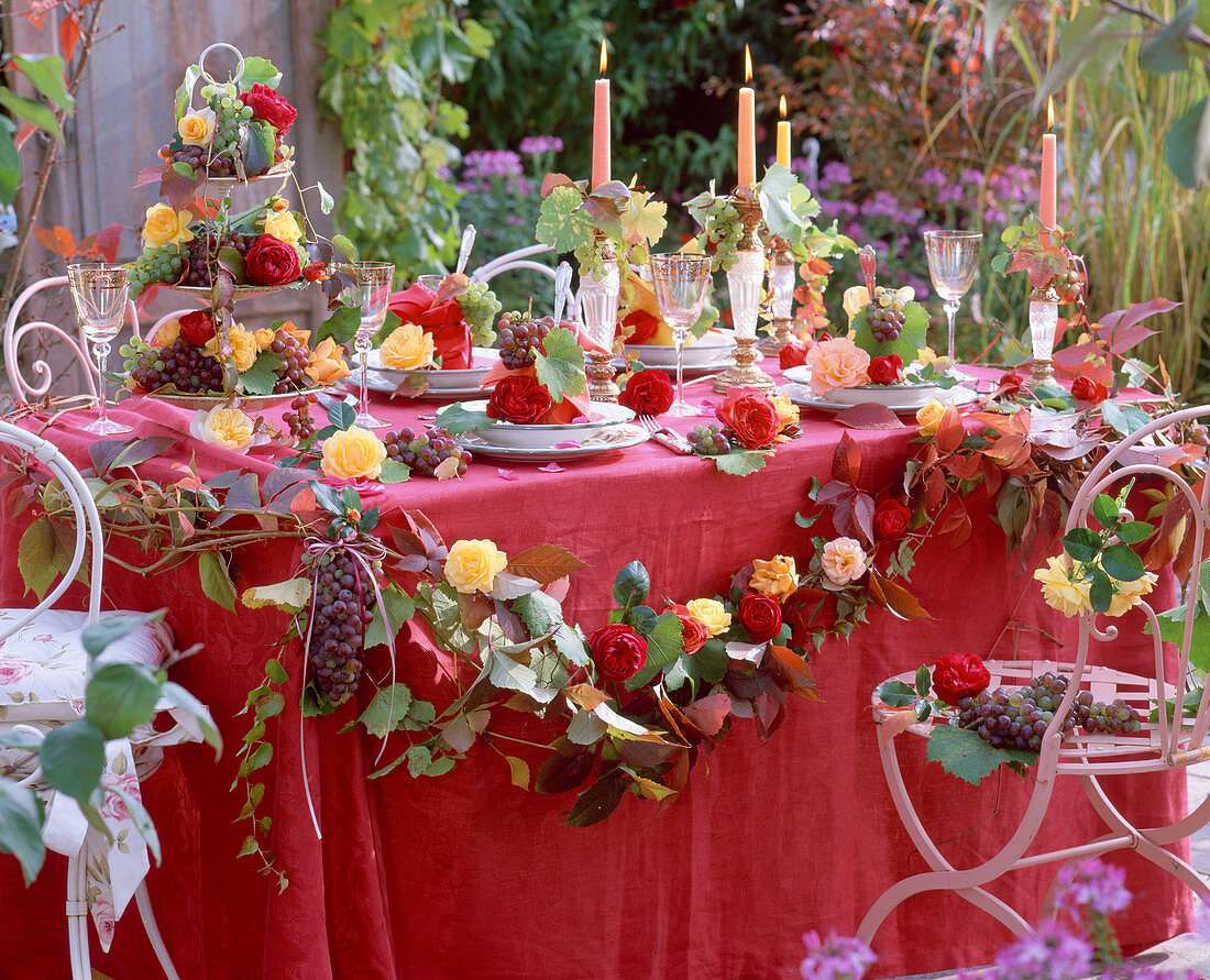 Świąteczna jesienna dekoracja stołu w ogrodzie puzzle online