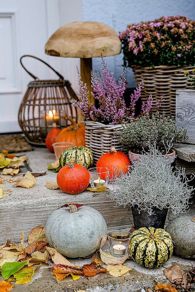 Jesienna dekoracja przed wejściem do domu puzzle online