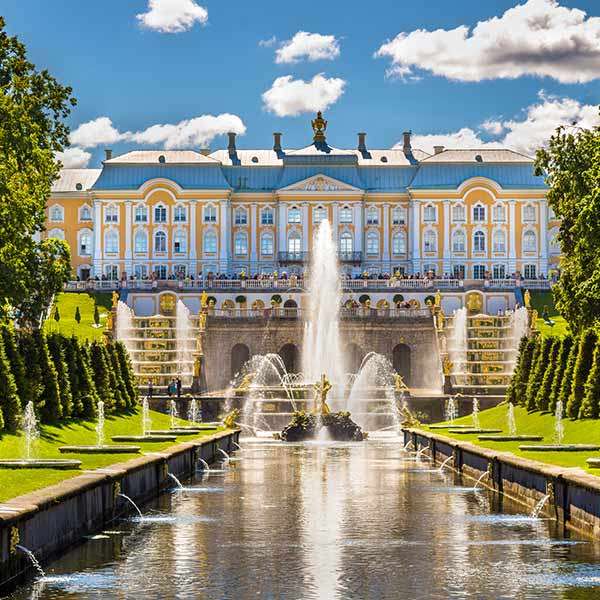 Pałac Peterhof i fontanny w Petersburgu puzzle online