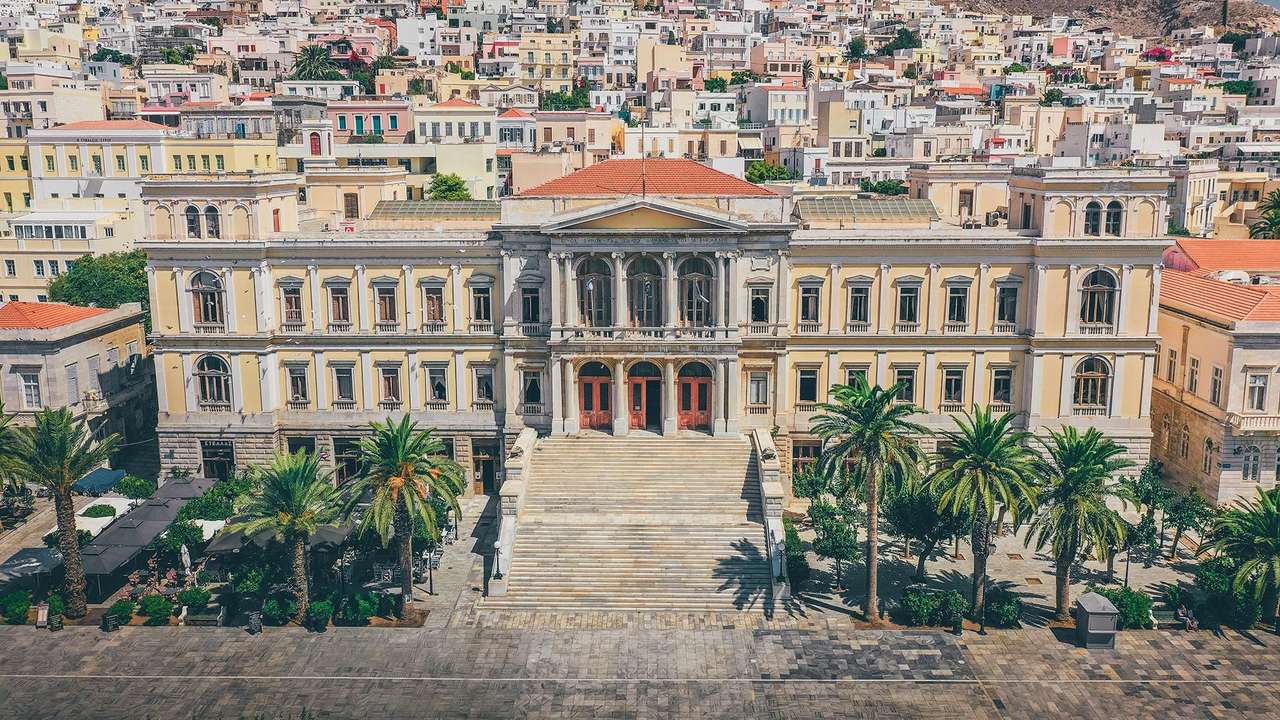 Ratusz na greckiej wyspie Syros Ano-Ermoupolis puzzle online
