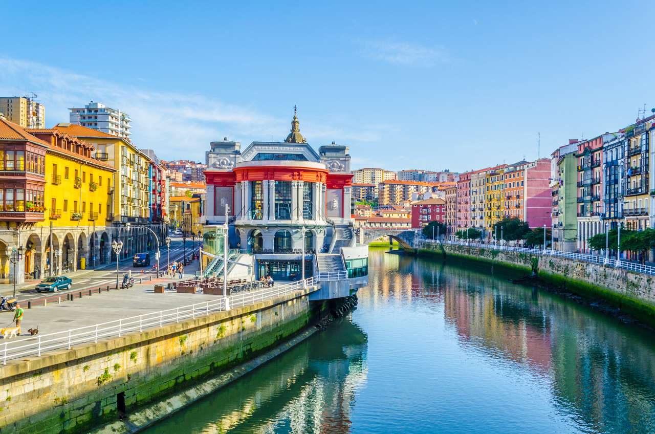 Targ Ribera w hiszpańskim mieście Bilbao puzzle online