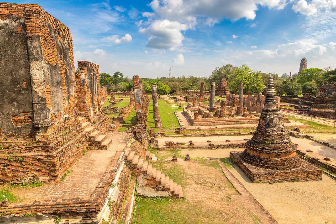 Park historyczny Ayutthaya w Ayutthaya, Tajlandia puzzle online