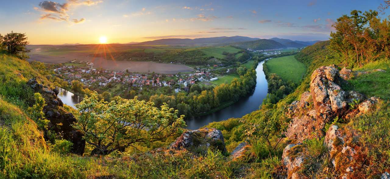Wiosenny krajobraz na Słowacji puzzle online