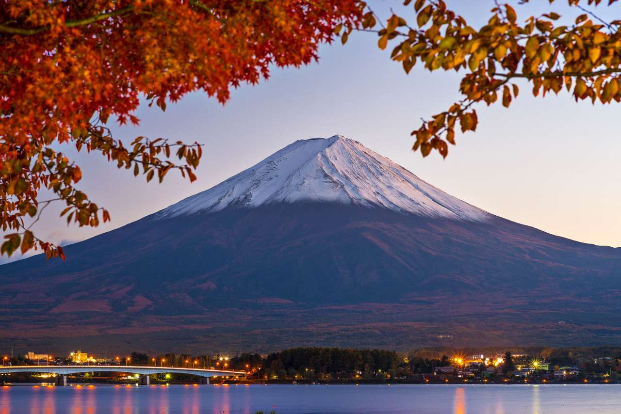 Mt Fuji w sezonie jesiennym. puzzle online