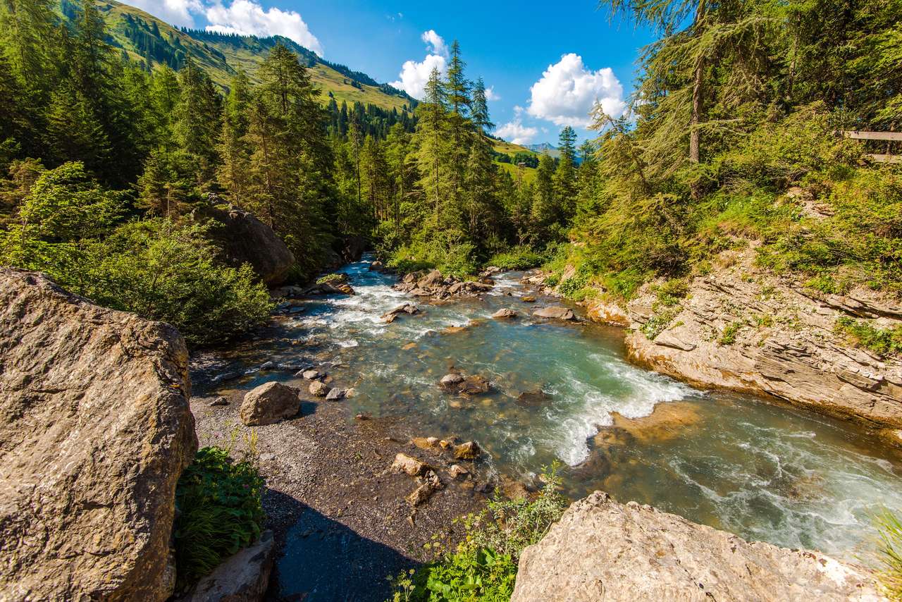 Alpejska rzeka w Szwajcarii puzzle online