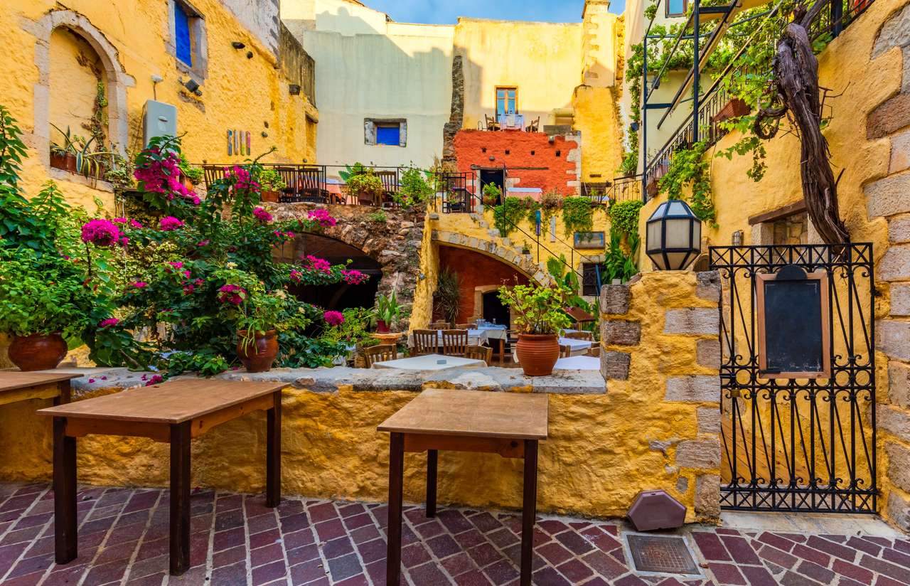 Ulica na starym mieście w Chanii, Kreta, Grecja. puzzle online