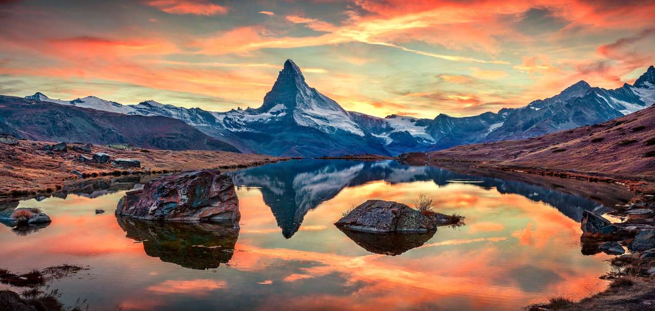 Jezioro Stellisee ze szczytem Matterhorn / Cervino puzzle online