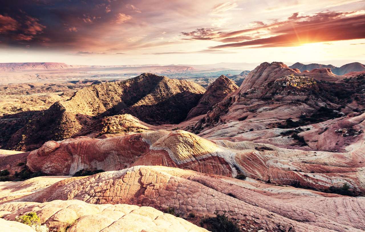 Formacje z piaskowca w stanie Utah, USA. Mieszkania Yant puzzle online