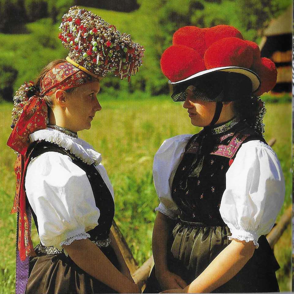 Tradycyjne czapki z Schwarzwaldu puzzle online