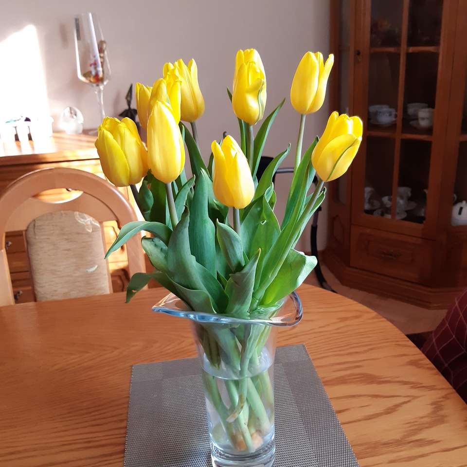 żółte tulipany puzzle online