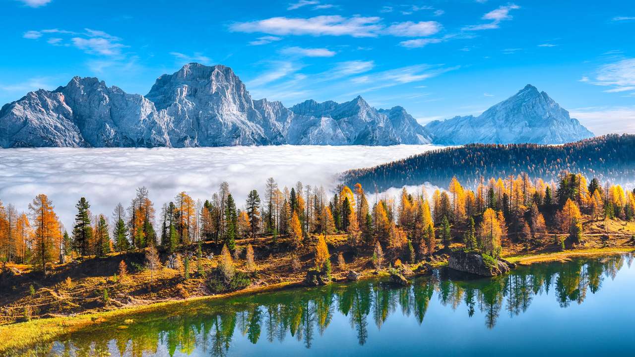 Jezioro Federa w Dolomitach Alpy puzzle online