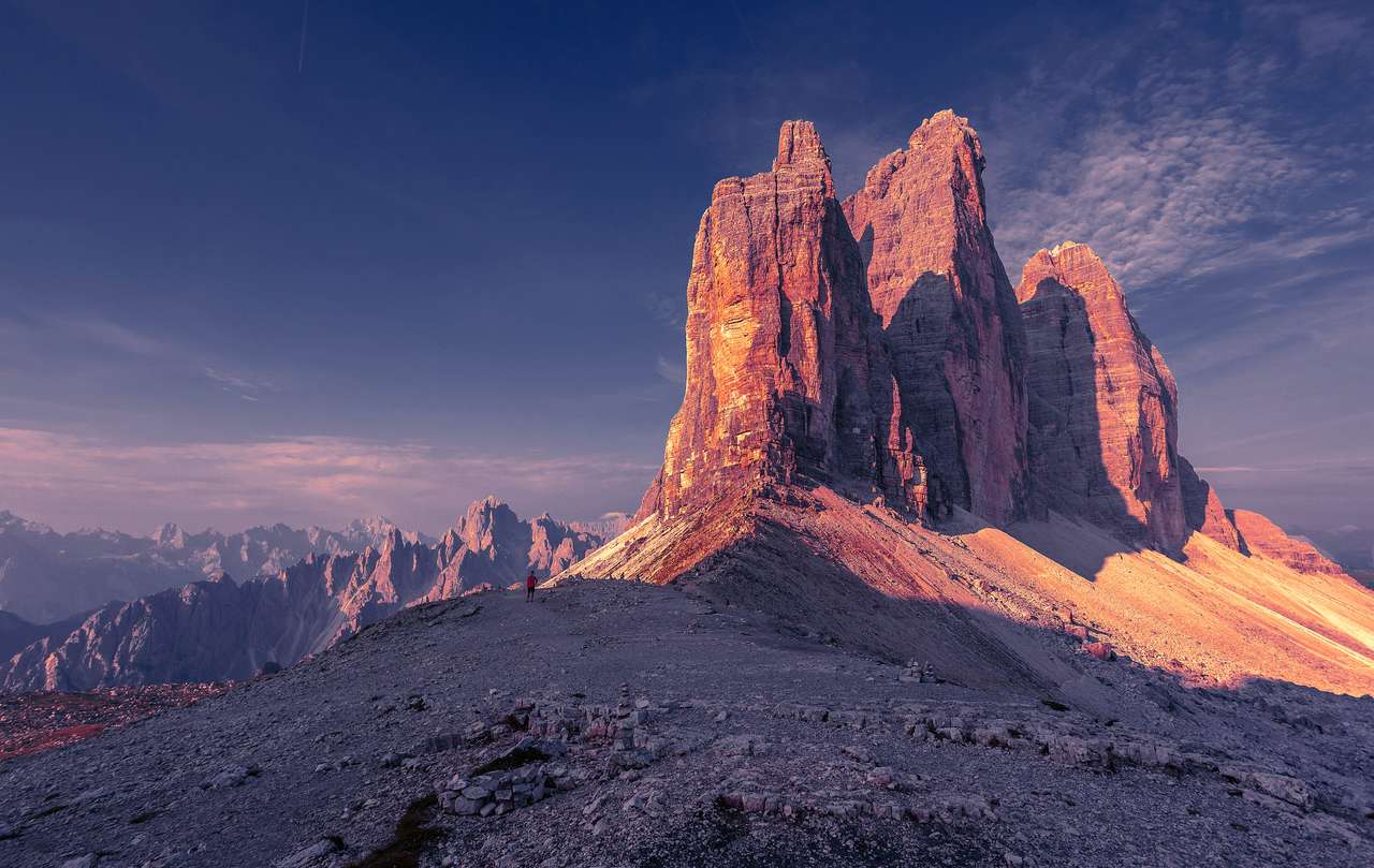 Niesamowite wyżyny alpejskie podczas wschodu słońca puzzle online