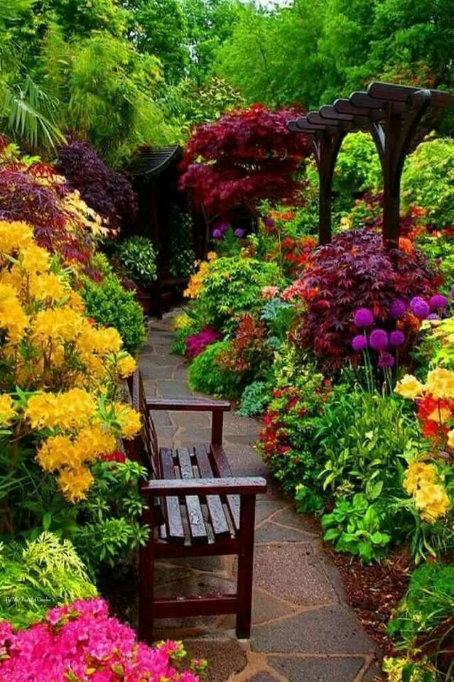 Ogród w kwiatach puzzle online