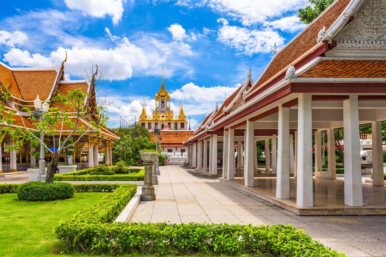 Wat Ratchanatdaram w Bangkoku w Tajlandii. puzzle online