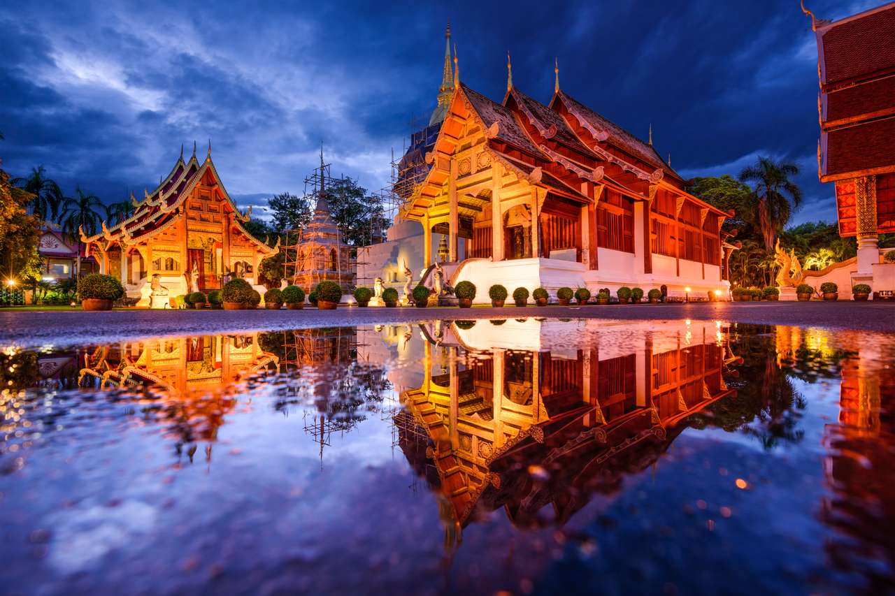 Wat Phra Singh w Chiang Mai, Tajlandia. puzzle online