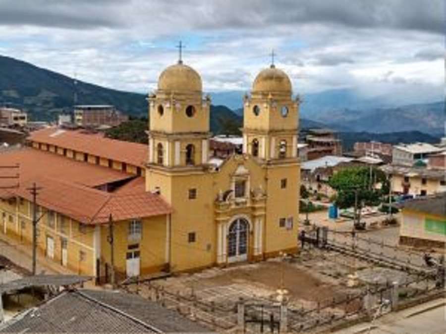 Kościół w niewoli Ayabaca puzzle online