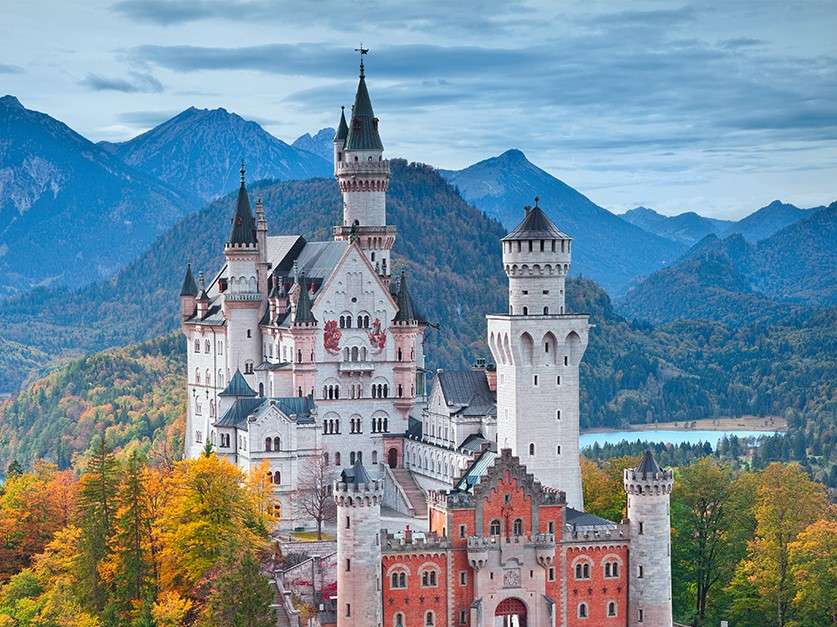 Zamek w górach jesienią puzzle online